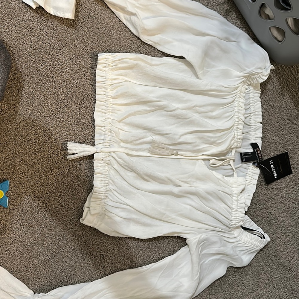White off the shoulder top brand new size medium
